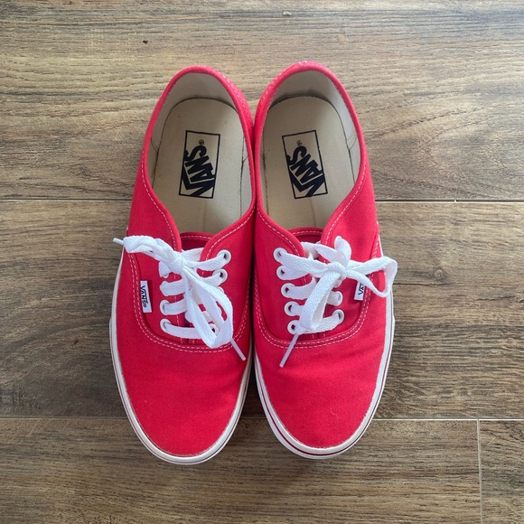 COPY - Red vans, authentic low cut style • mens size 6 womens size 7.5 - Picture 3 of 4